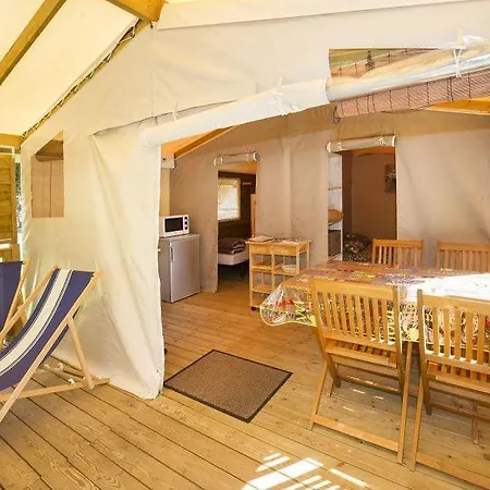 Camping Eco-responsable Du Pont De Braye 3* Chastanier