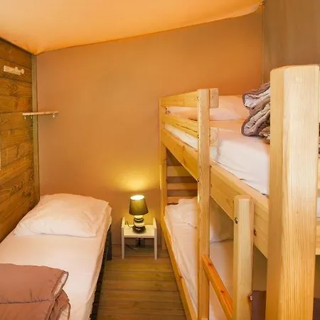 Camping Eco-responsable Du Pont De Braye Campsite Chastanier
