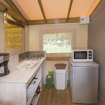 Camping Eco-responsable Du Pont De Braye Campsite